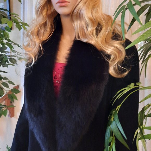 Calvin Klein 100% wool long coat with Fox collar - Picture 3 of 12